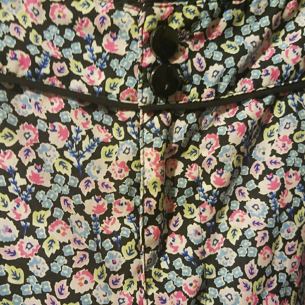 Shorts - Picture 6 of 6